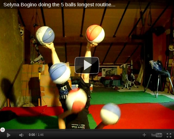 amazing juggling routine